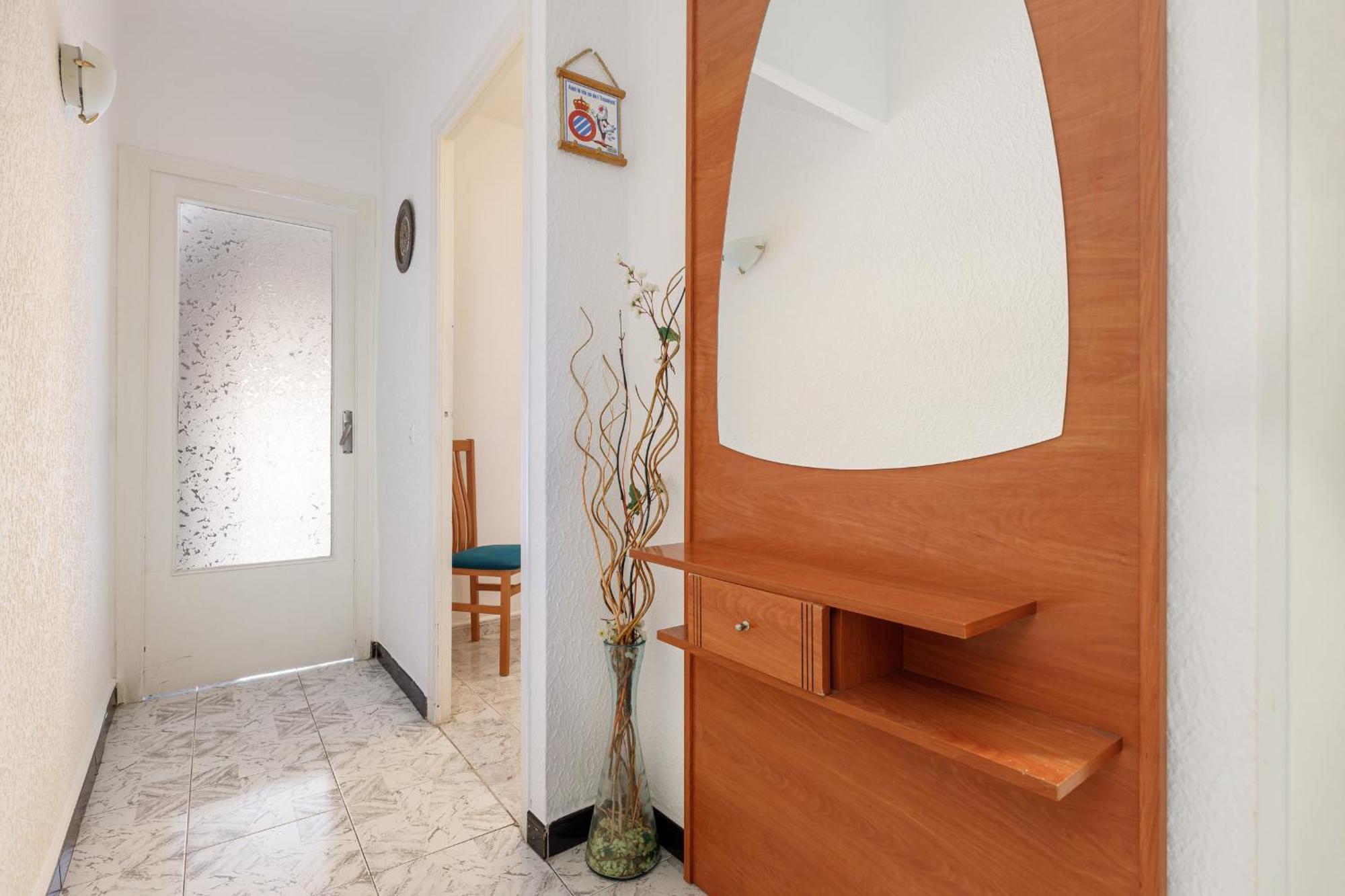 Besos - Bright Apartment Close To Congress & Port Sant Adria de Besos Exterior foto