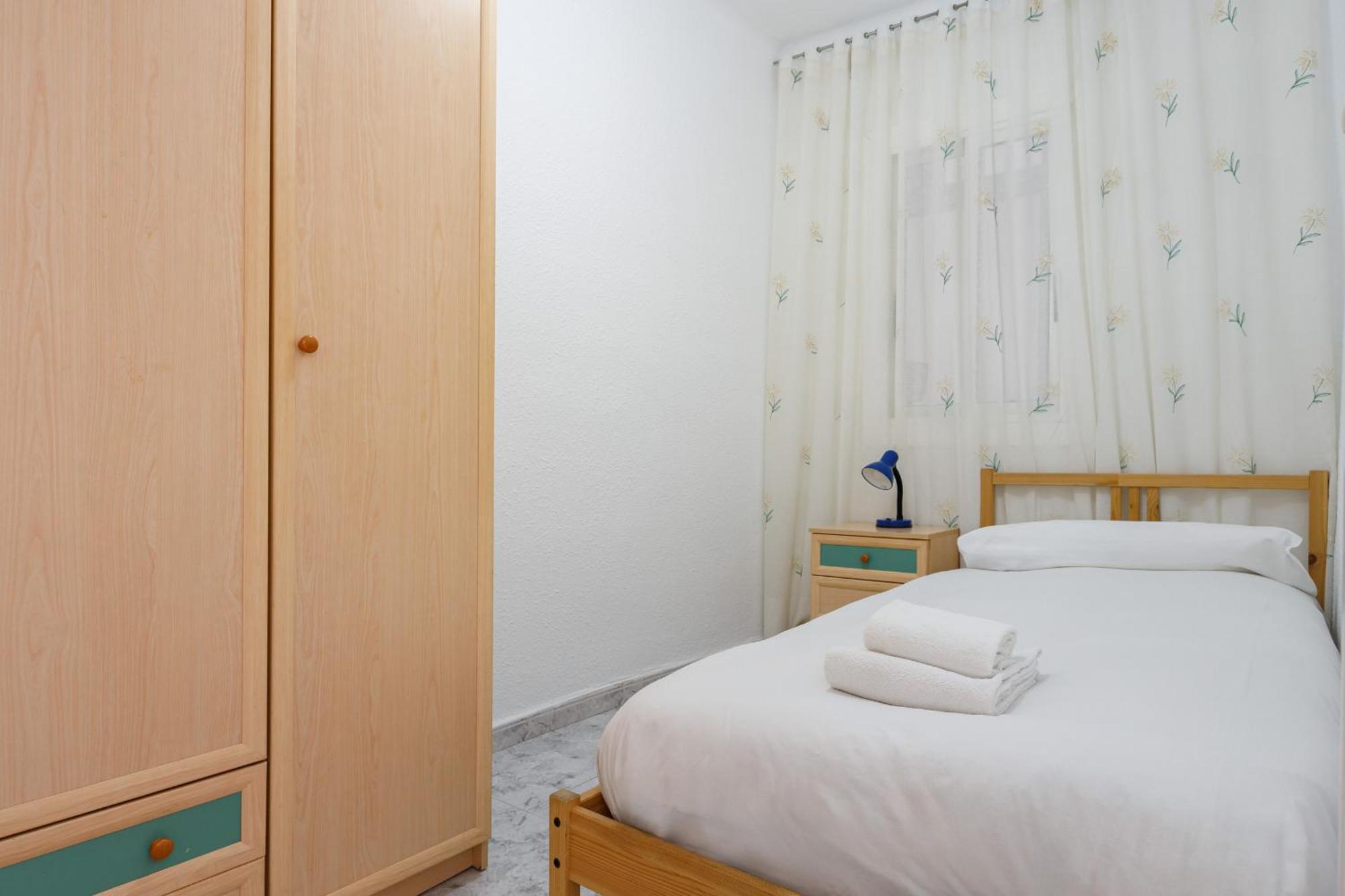Besos - Bright Apartment Close To Congress & Port Sant Adria de Besos Exterior foto