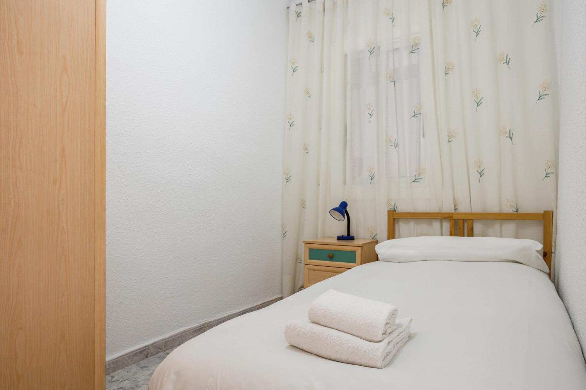 Besos - Bright Apartment Close To Congress & Port Sant Adria de Besos Exterior foto