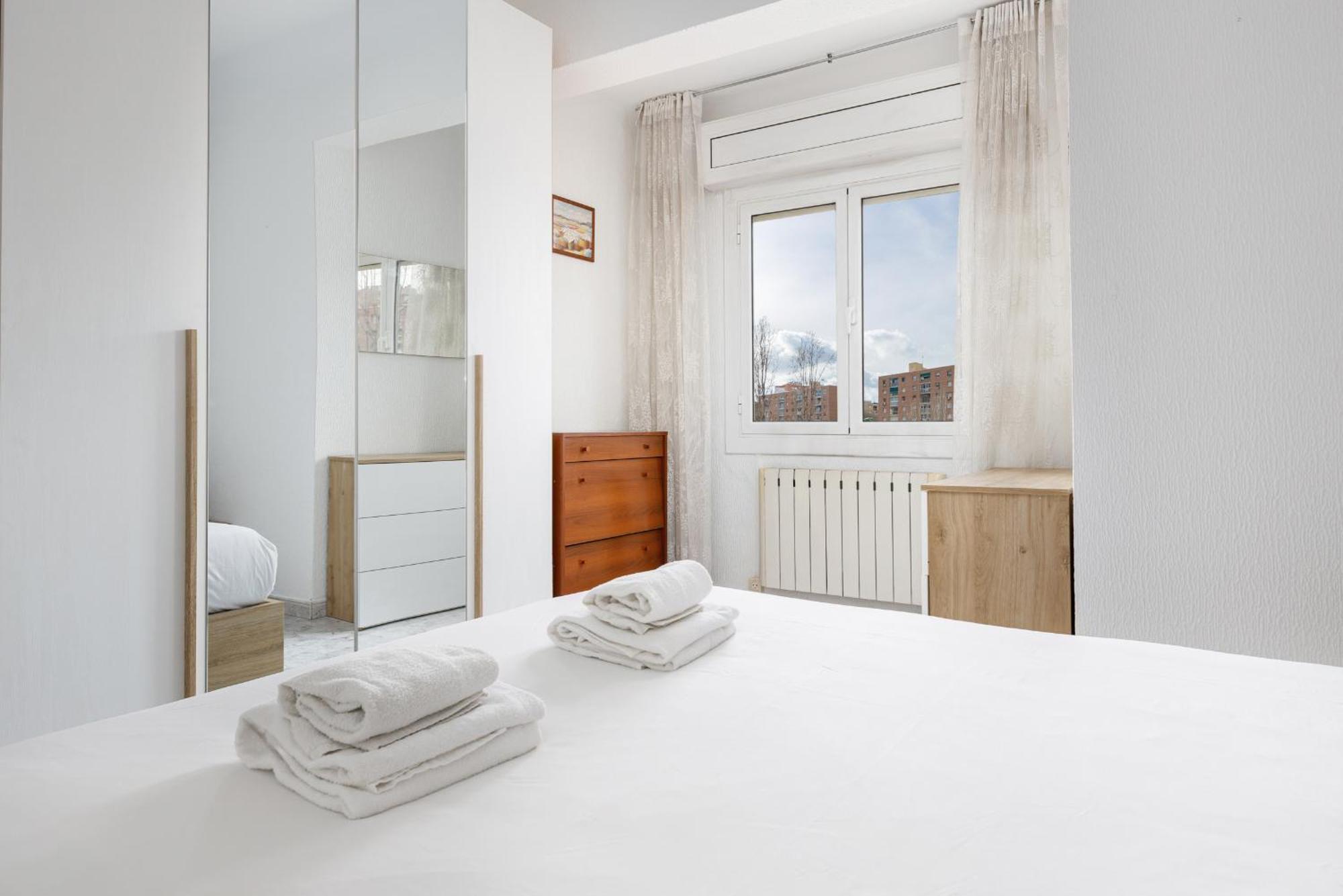 Besos - Bright Apartment Close To Congress & Port Sant Adria de Besos Exterior foto