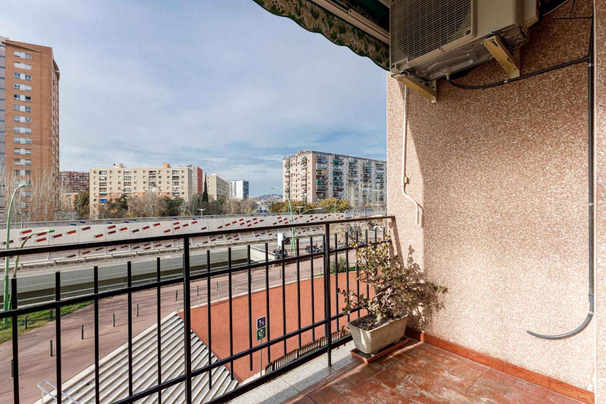 Besos - Bright Apartment Close To Congress & Port Sant Adria de Besos Exterior foto